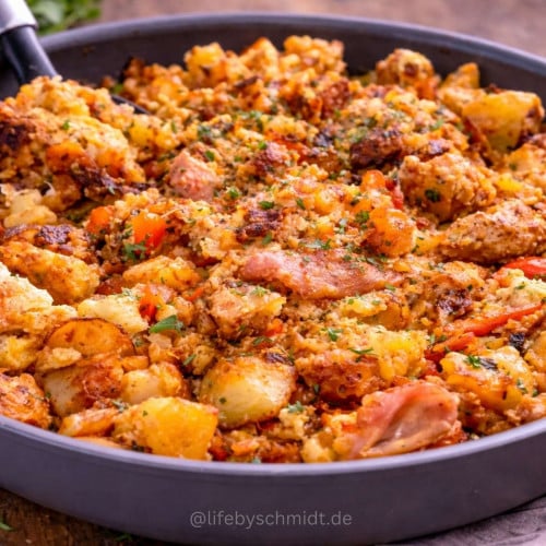 Kartoffelpfanne mit Ei und Gemüse