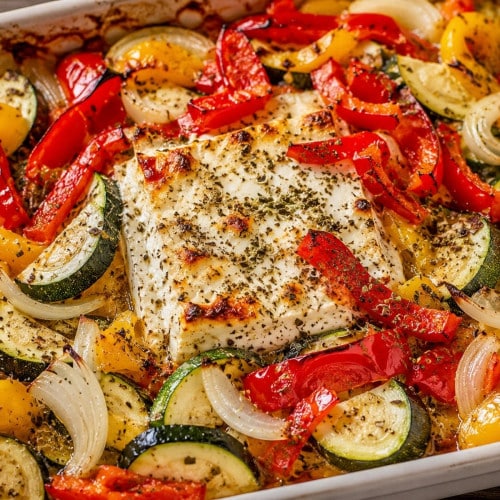 Überbackener Schafskäse mit Paprika und Zucchini