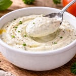 Kräuterquark mit frischem Brot, schnell und cremig