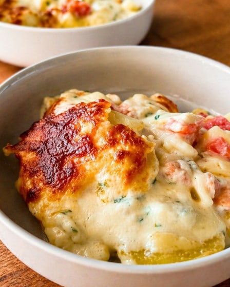 Cremiger Kartoffelauflauf mit Räucherlachs und Kohlrabi