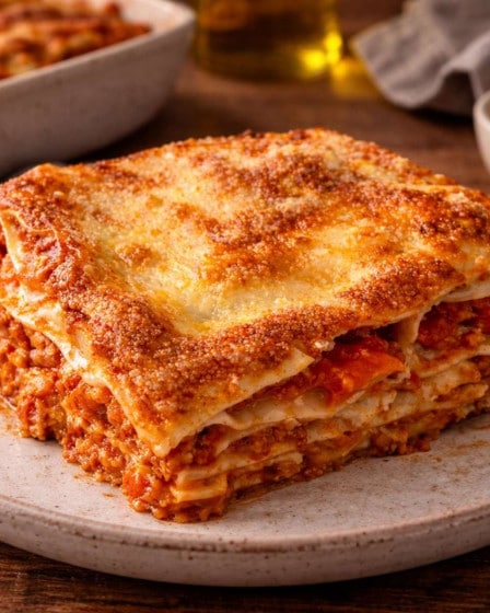Lasagne mit knuspriger Käsekruste – klassisches Ofengericht